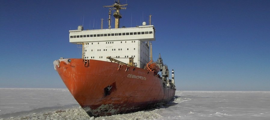 Атомный лихтеровоз «Севморпуть» вышел в тестовый рейс из Петропавловска-Камчатского