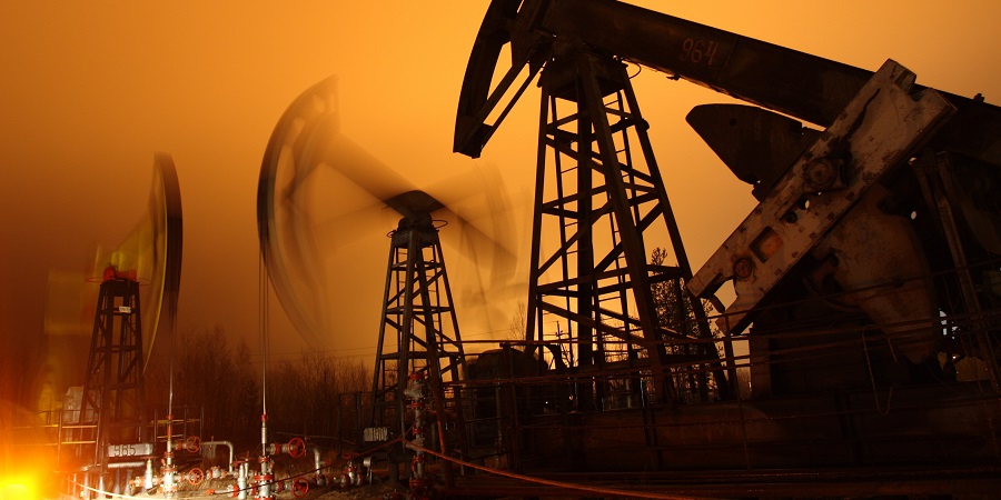 Азербайджан в январе-августе сократил добычу нефти почти на 5%