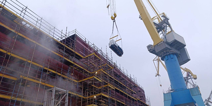 На атомный ледокол «Ленинград» установили резервный дизель-генератор