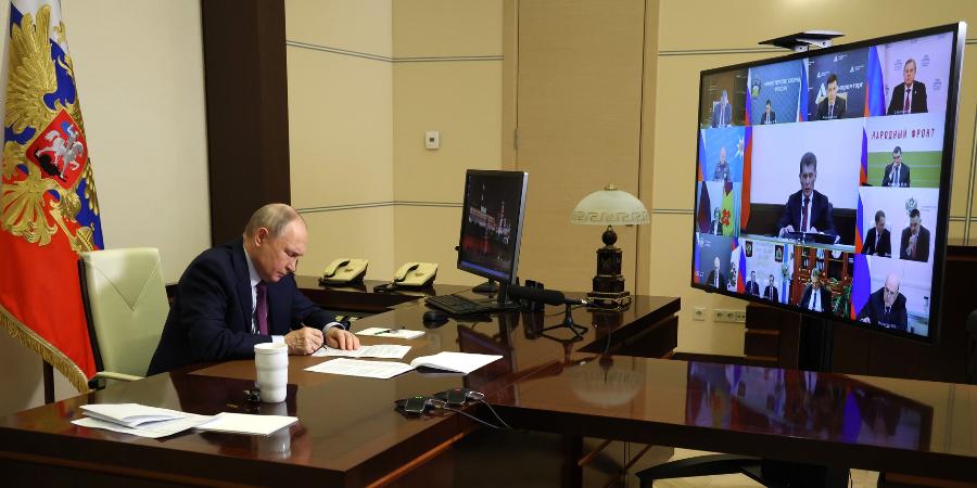 В. Савельев назвал сумму, которую правительство выделит на демонтаж надстроек затонувших танкеров, разработку проектной документации по производству и установке коффердамов