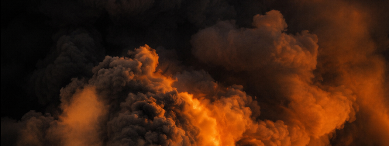 В результате атаки БПЛА произошел пожар на нефтебазе в г. Сочи