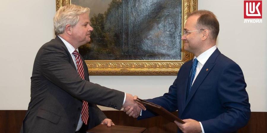 ЛУКОЙЛ закрыл сделку по приобретению даунстрим-активов Shell в России