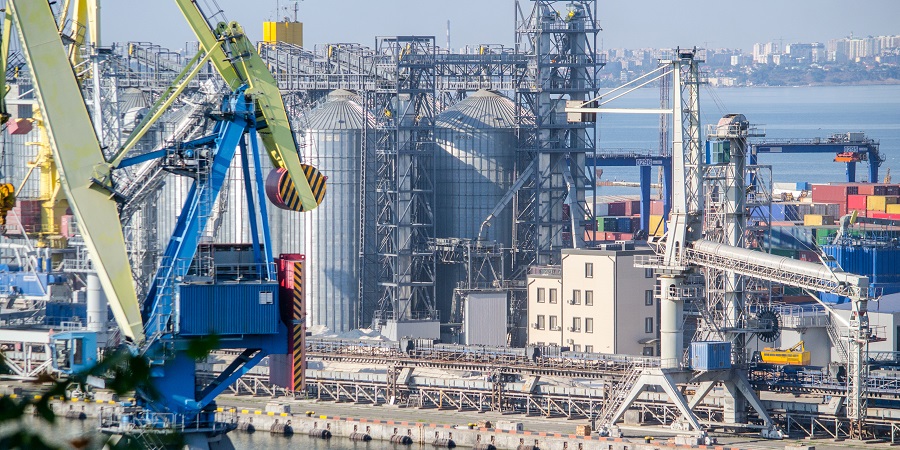 Грузооборот порта Лавна в Мурманской области за год работы достиг 1,4 млн т