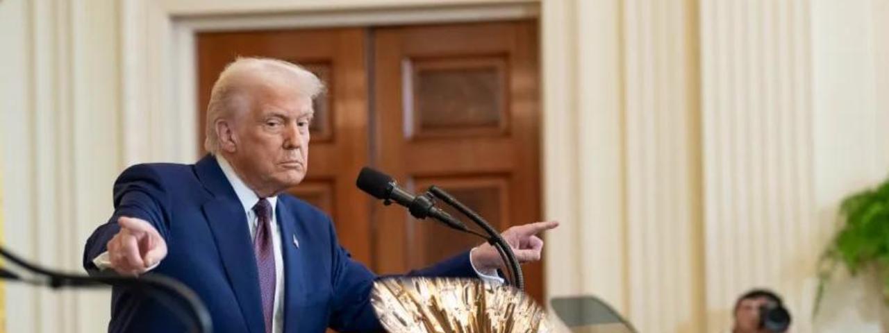 Д. Трамп потребовал от В. Зеленского прекратить удары по НПЗ в России. Как, опять?