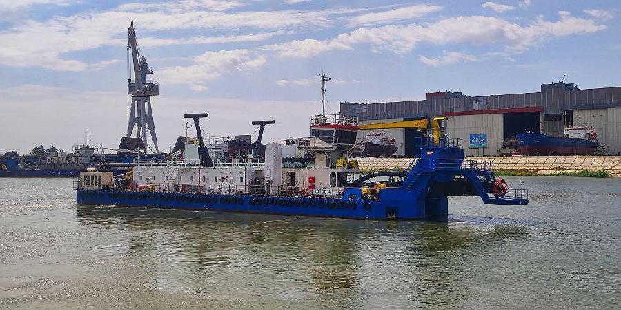 Земснаряд с фрезерным рыхлителем Лотос-4 вышел на ходовые испытания