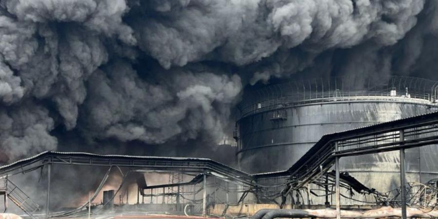 Пожар на нефтебазе в ст. Кавказская Краснодарского края, начавшийся после удара БПЛА, ликвидирован