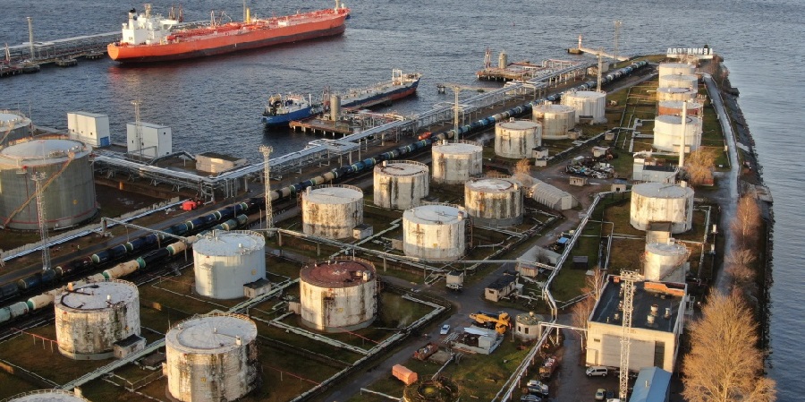 Петербургский нефтеналивной терминал. Нефтяной терминал петербурга. Нефтяной терминал петербурга. Новый порт санкт-петербург. Санкт петербургский нефтеналивной порт.
