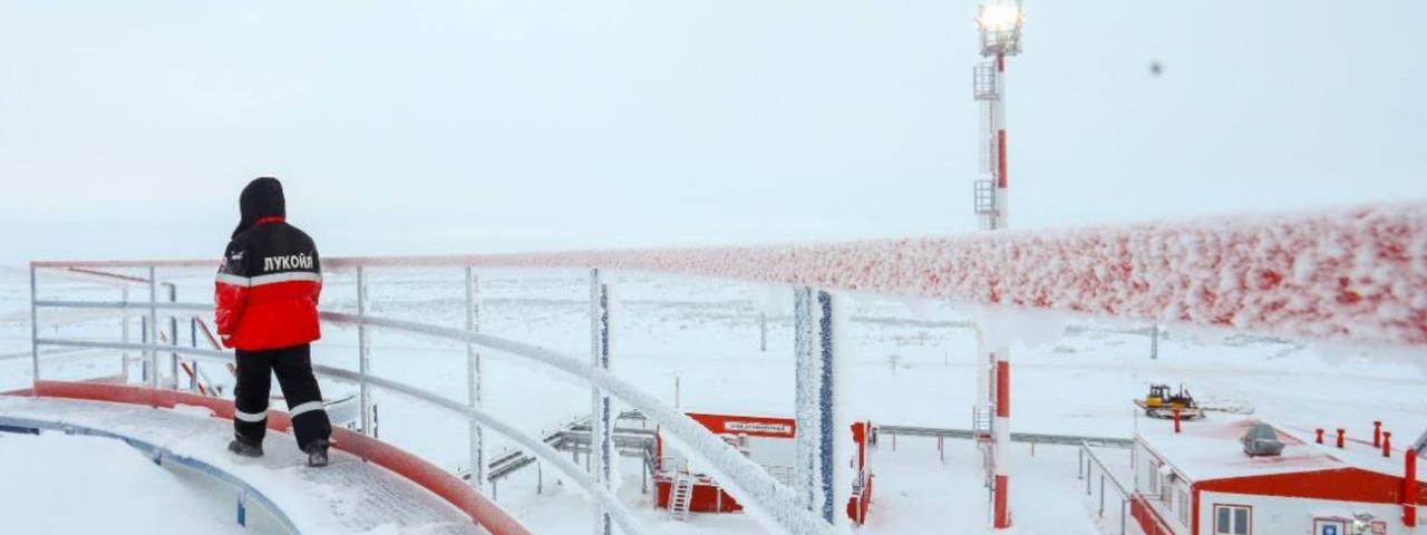 ЛУКОЙЛ в 1-м полугодии 2026 г. снизил переработку нефти на 9,6%