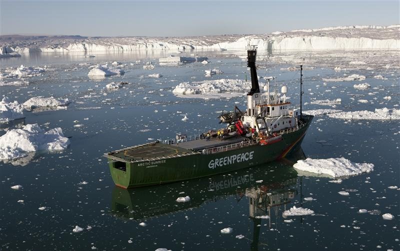 Ледокол Greenpeace Arctic Sunrise может быть под арестом до окончания праздников