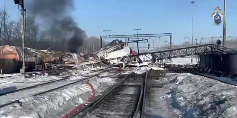 Движение поездов на станции Кочетовка-2, где произошло возгорание вагонов-цистерн, открыто по одному пути