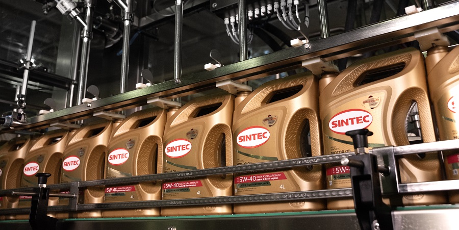 Партнеры Яндекс Такси получили более 3 млн литров произведенных в России моторных масел