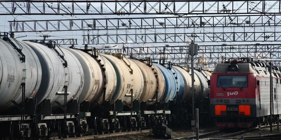 РЖД вдвое снизят тарифы на перевозку нефтепродуктов в цистернах