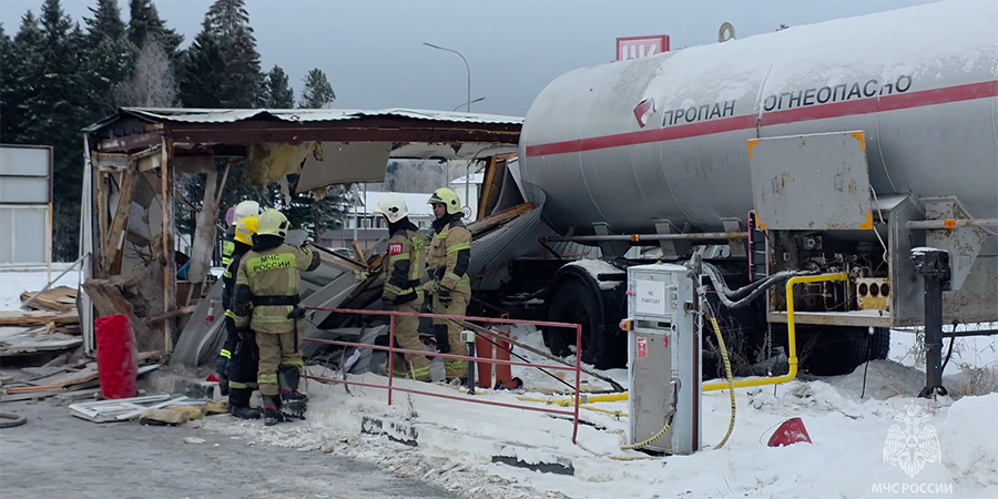 На АГЗС в Ханты-Мансийске произошел хлопок газа