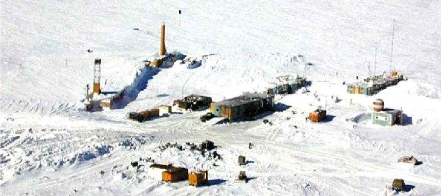 Станция восток минск. Зимовочный комплекс станции «Восток». Станция Восток вышки. Разрез станции Восток. Бухта Зимовочная в заливе Фаддея.