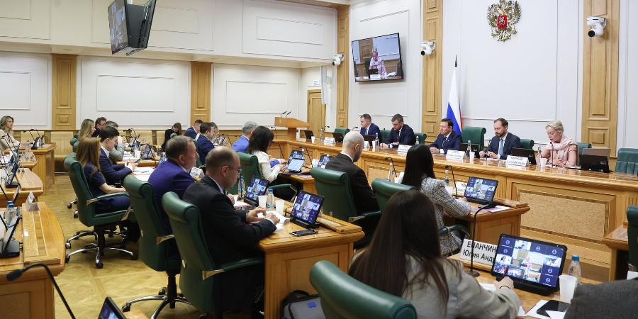 В Совфеде обсудили как поддержать инвестактивность в нефтегазохимии на Дальнем Востоке