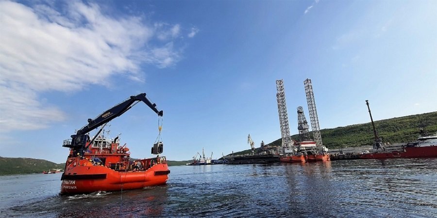 Газпром недра провела комплексное учение с участием СПБУ Арктическая