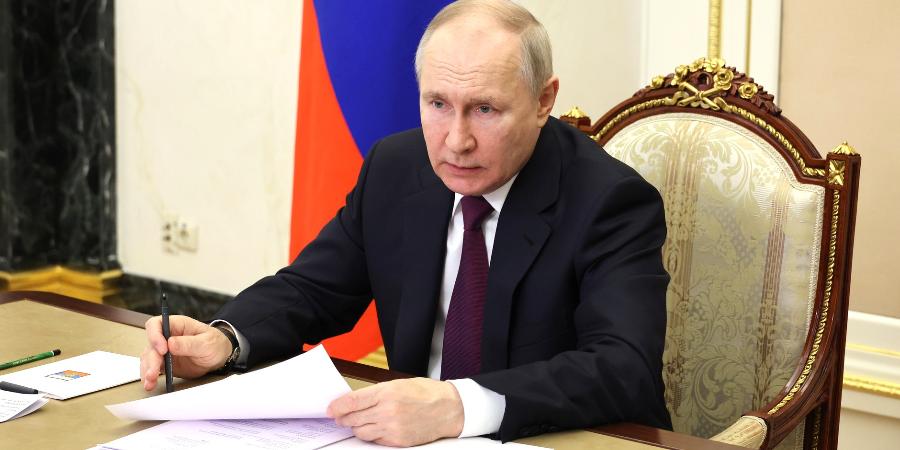 В. Путин прокомментировал добровольное сокращение добычи нефти Россией