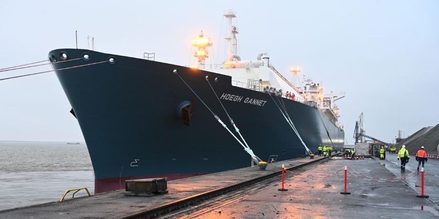 FSRU Hoegh Gannet, которая станет частью 3-го в Германии СПГ-терминала Elbehafen LNG, прибыла в порт назначения