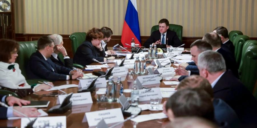 А. Новак поручил Минэнерго РФ подготовить документ о запрете экспорта бензина с 1 апреля 2026 г.