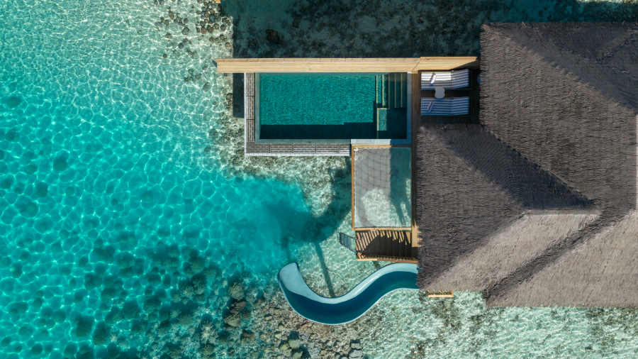 900х500_Vilu_Reef_New_Water_Villa_Drone_0006.jpg