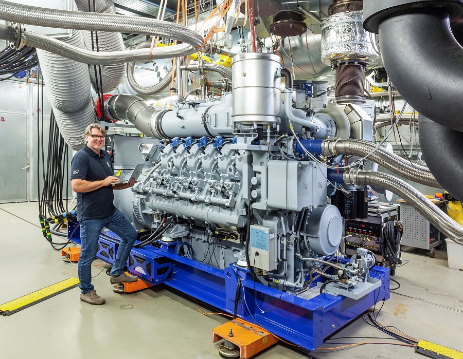 mtu_H2engine_test bench.jpg