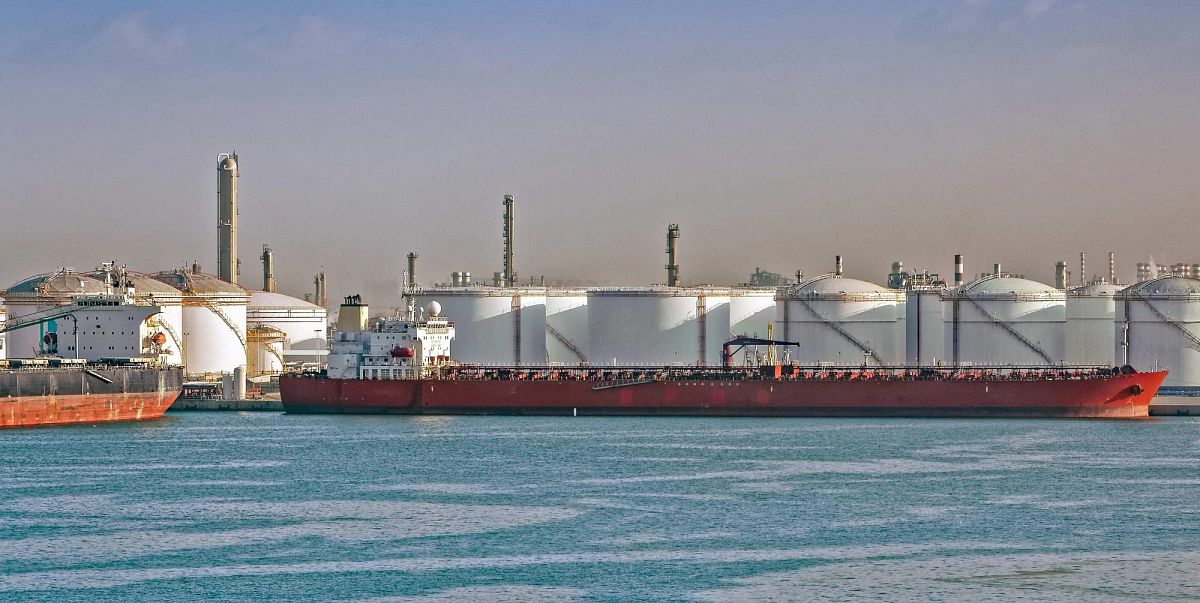 Геополитика против экономики: что определяет стоимость нефти сегодня?