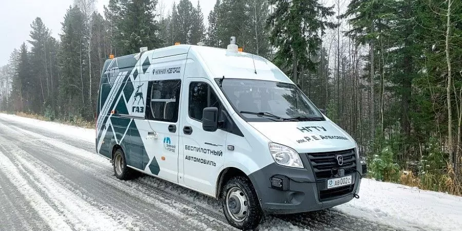 На Южно-Приобском месторождении курсирует беспилотный электромобиль. И не только