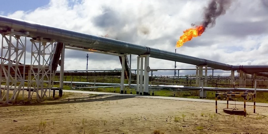 На крупные газовые проекты надейся, но сам не плошай. На Украине разведочная скважина дала хороший дебит газа.