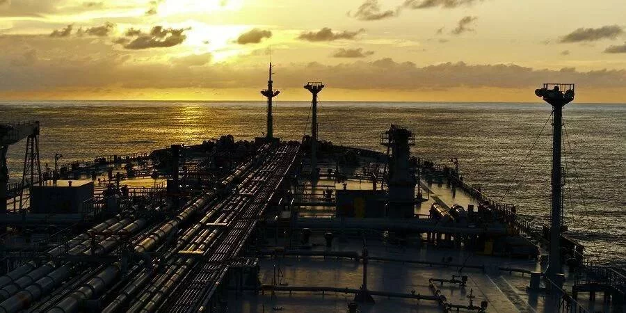 Bloomberg: Турция закроет Босфорский пролив и Дарданеллы для танкеров с российской нефтью без страховки