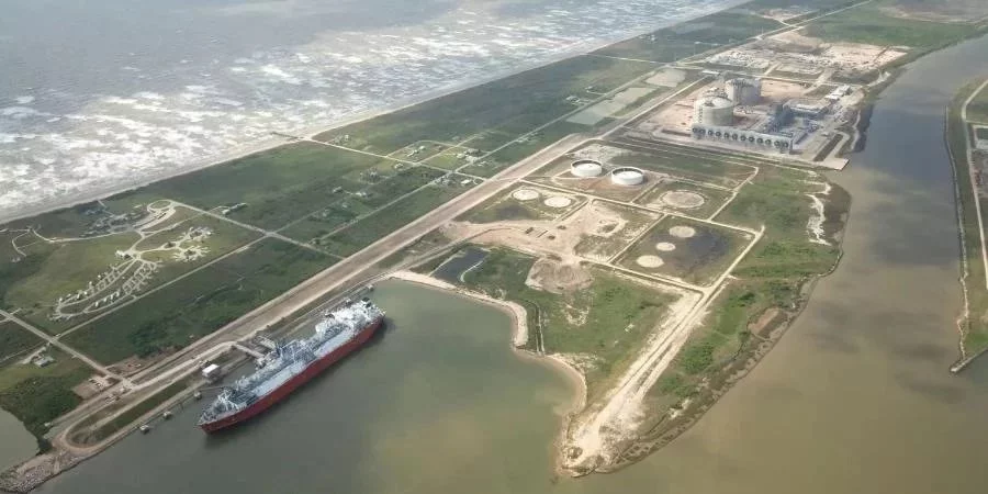 Freeport LNG не может отгрузить СПГ из-за проблем после перезапуска
