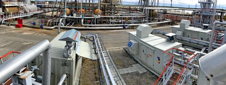 МГКУ (на фото слева) перекачивает попутный газ в составе ДКС низкого давления МГКУ (на фото слева) перекачивает попутный газ в составе ДКС низкого давления