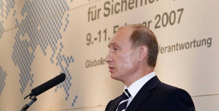 В. Путин на конференции в г. Мюнхене В. Путин на конференции в г. Мюнхене