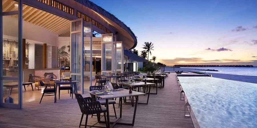 Le Meridien Maldives Resort & Spa_Velaa Bar + Grill_Dusk (2).jpg Le Meridien Maldives Resort & Spa_Velaa Bar + Grill_Dusk (2).jpg